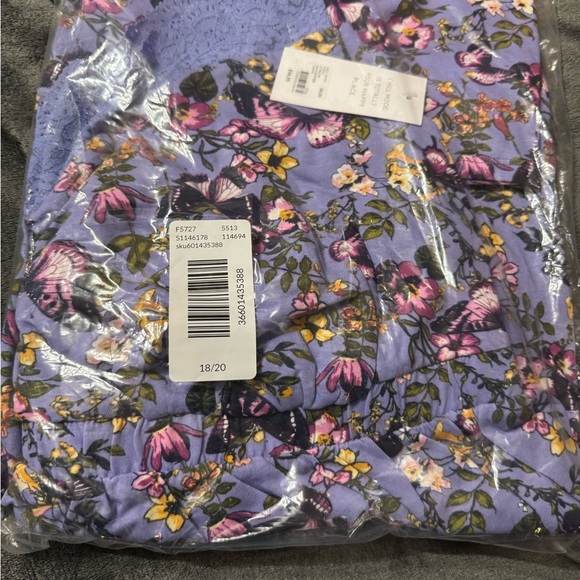 Cacique Floral Chemise NWT - Picture 3 of 3